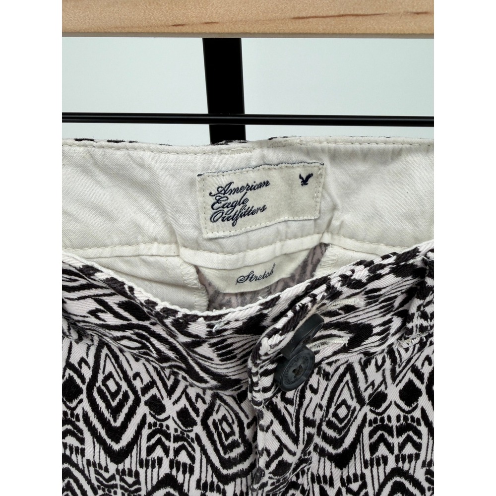 American Eagle Womens Size 6 Low Rise Mini Shorts Black White Geometric Boho Y2K - Picture 4 of 7